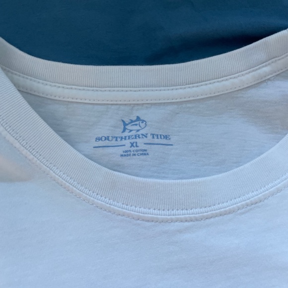 T shirt - Picture 2 of 3